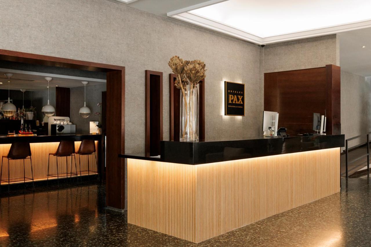 Hotel Pax Γουαδαλαχάρα Εξωτερικό φωτογραφία