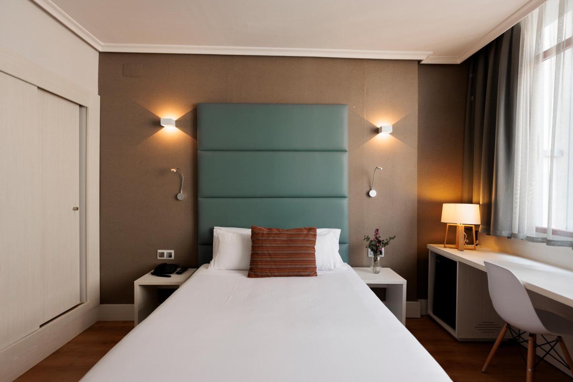 Hotel Pax Γουαδαλαχάρα Εξωτερικό φωτογραφία