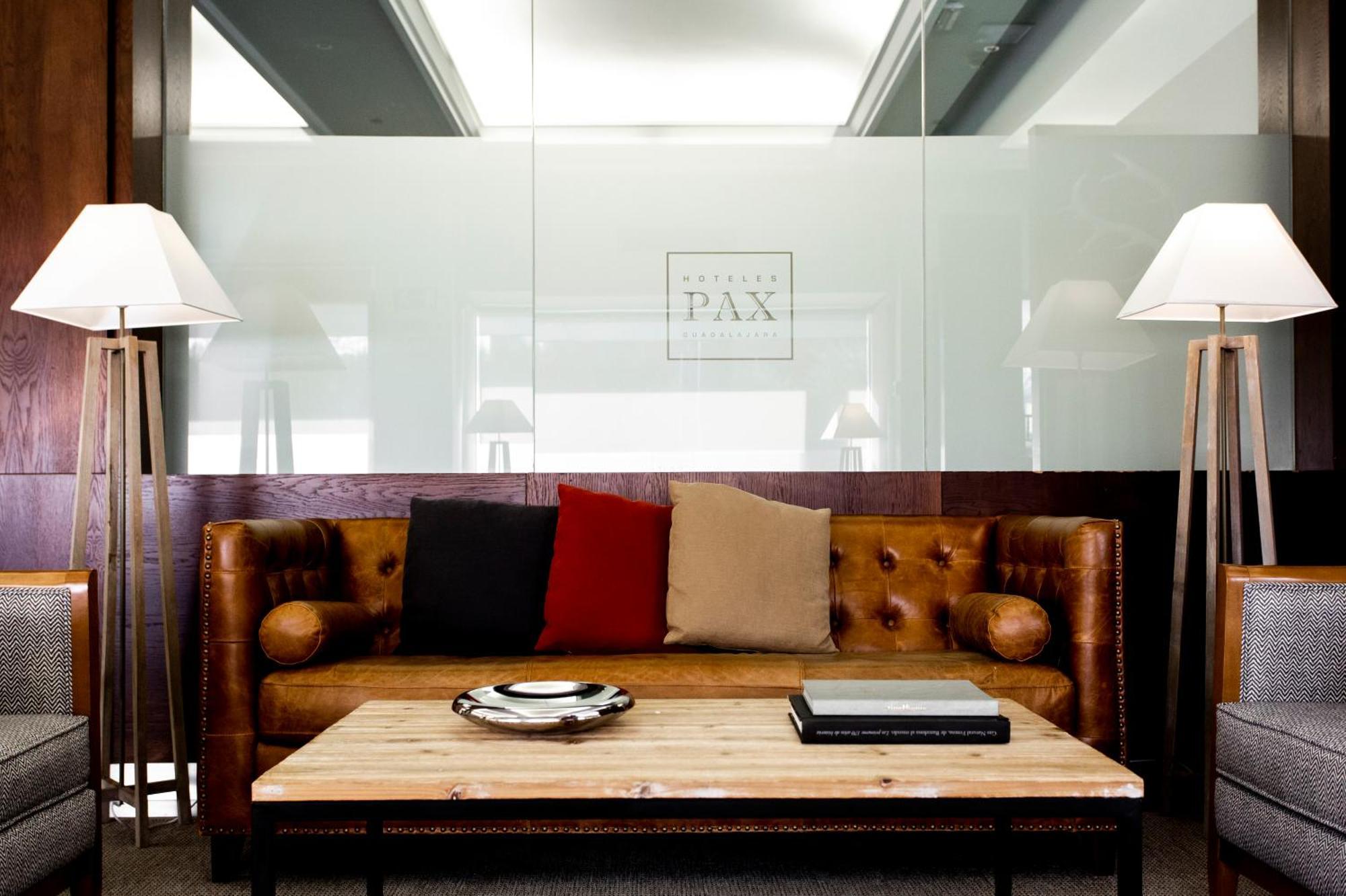 Hotel Pax Γουαδαλαχάρα Εξωτερικό φωτογραφία