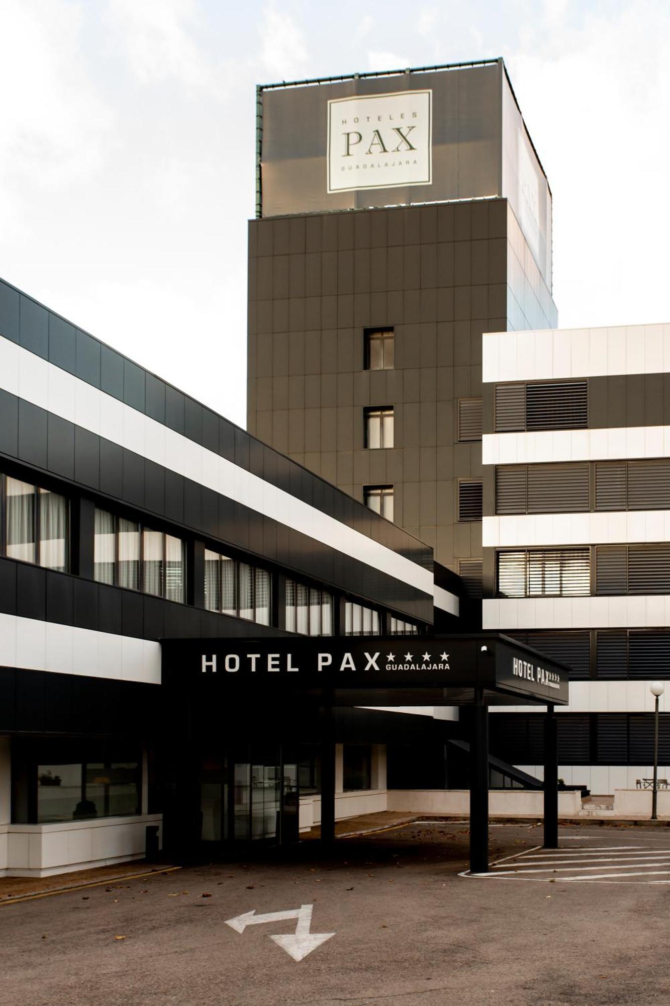 Hotel Pax Γουαδαλαχάρα Εξωτερικό φωτογραφία