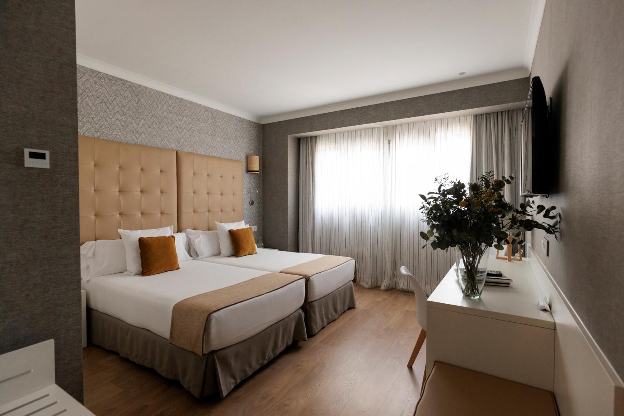 Hotel Pax Γουαδαλαχάρα Εξωτερικό φωτογραφία