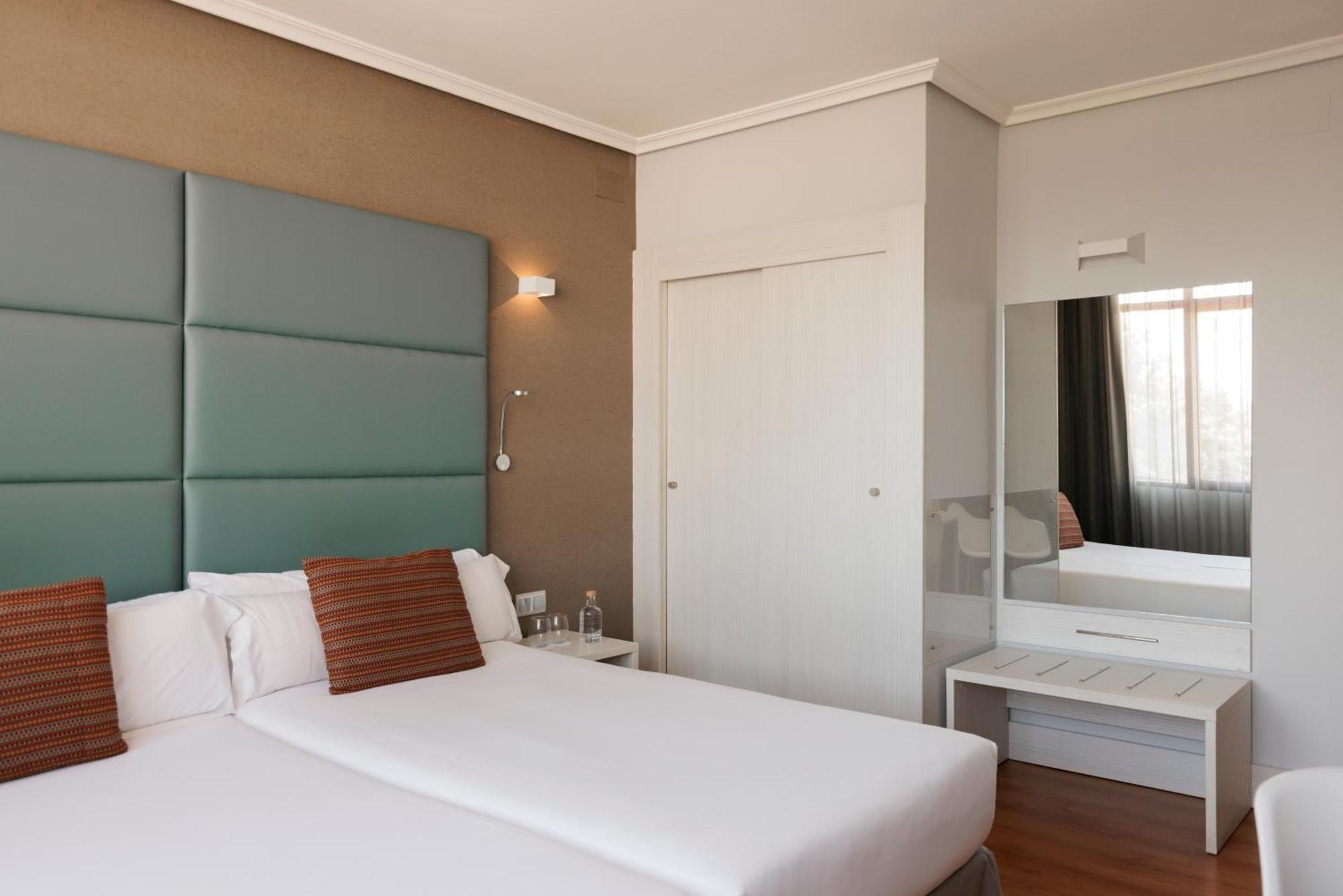 Hotel Pax Γουαδαλαχάρα Εξωτερικό φωτογραφία