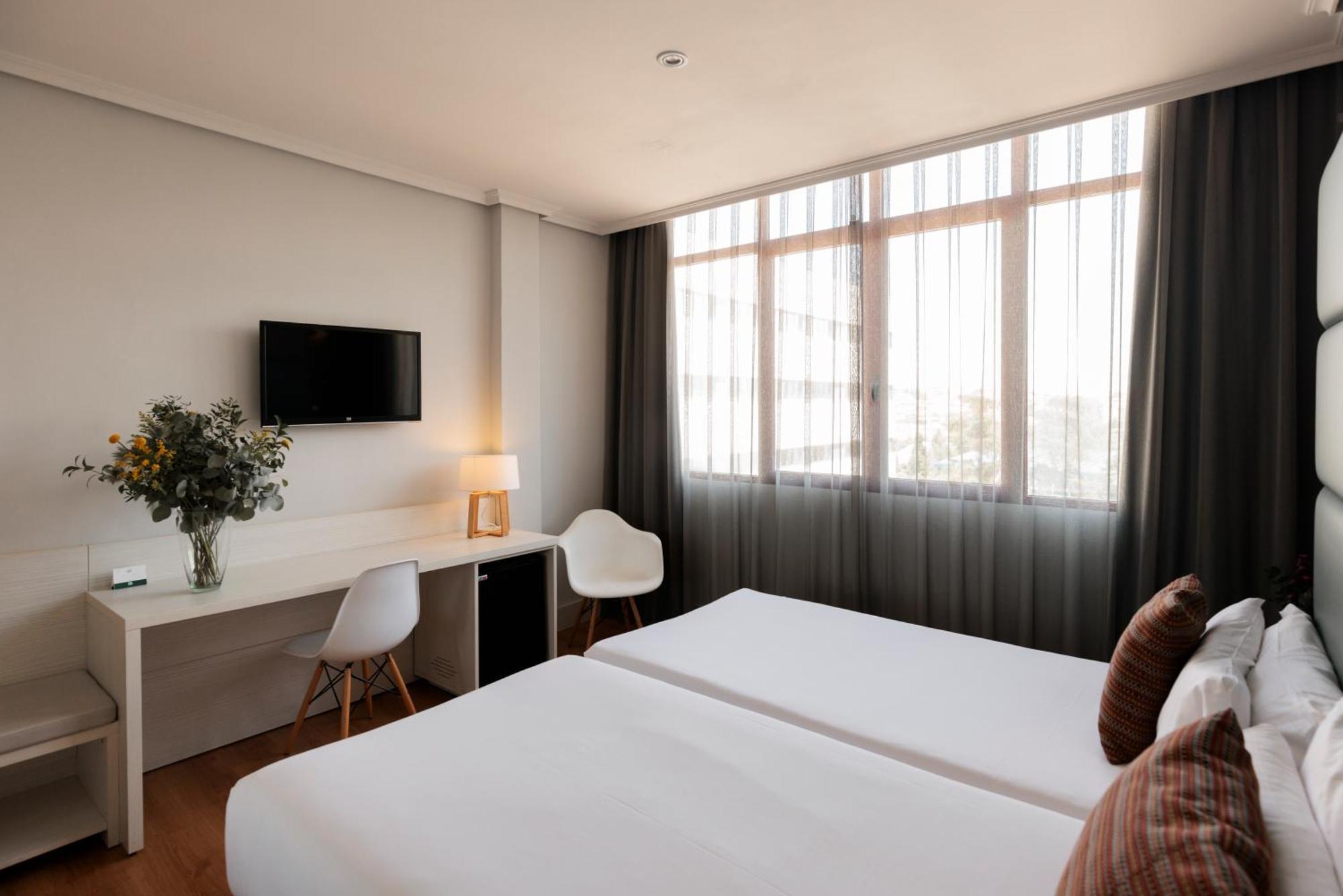 Hotel Pax Γουαδαλαχάρα Εξωτερικό φωτογραφία