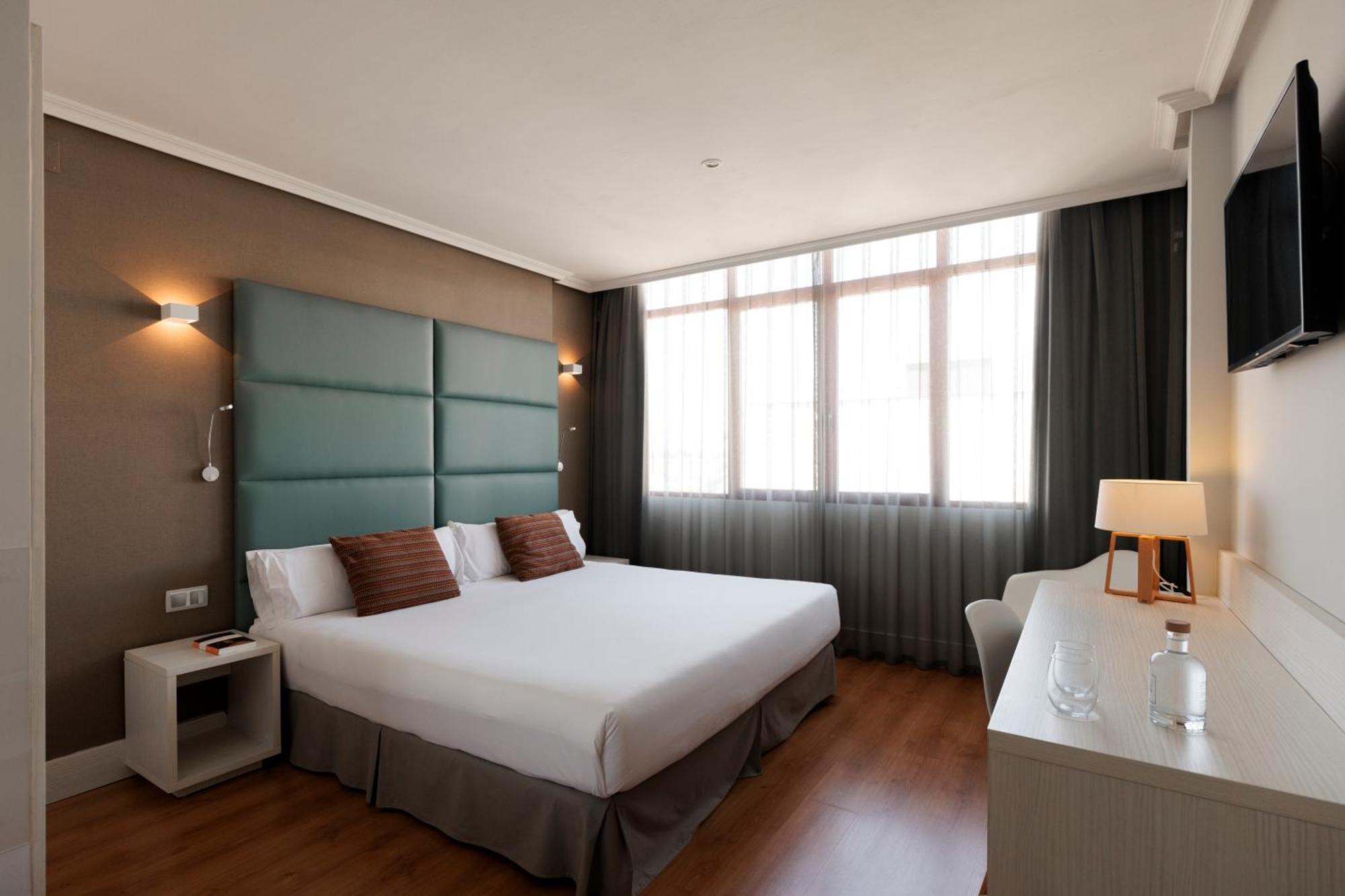 Hotel Pax Γουαδαλαχάρα Εξωτερικό φωτογραφία