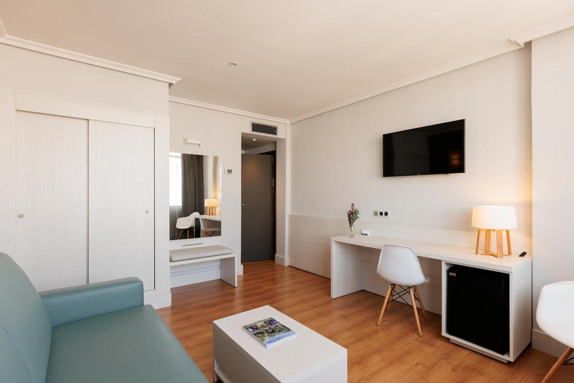 Hotel Pax Γουαδαλαχάρα Εξωτερικό φωτογραφία